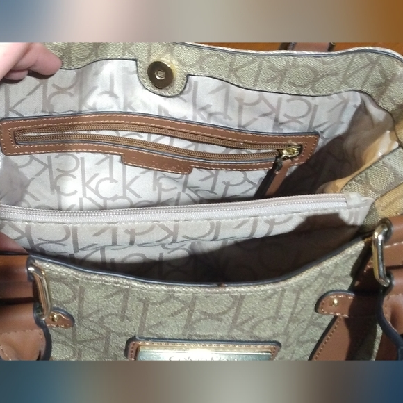 New Calvin Klein - Picture 5 of 7